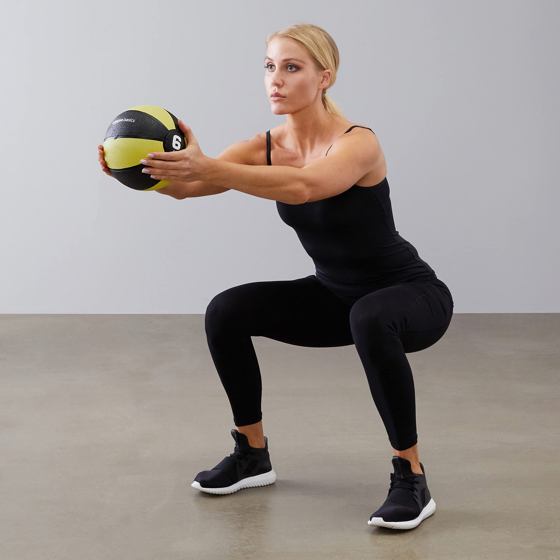 Amazon Basics Weighted Medicine Ball for Core Strength, Strength Training, Full-Body Workouts and