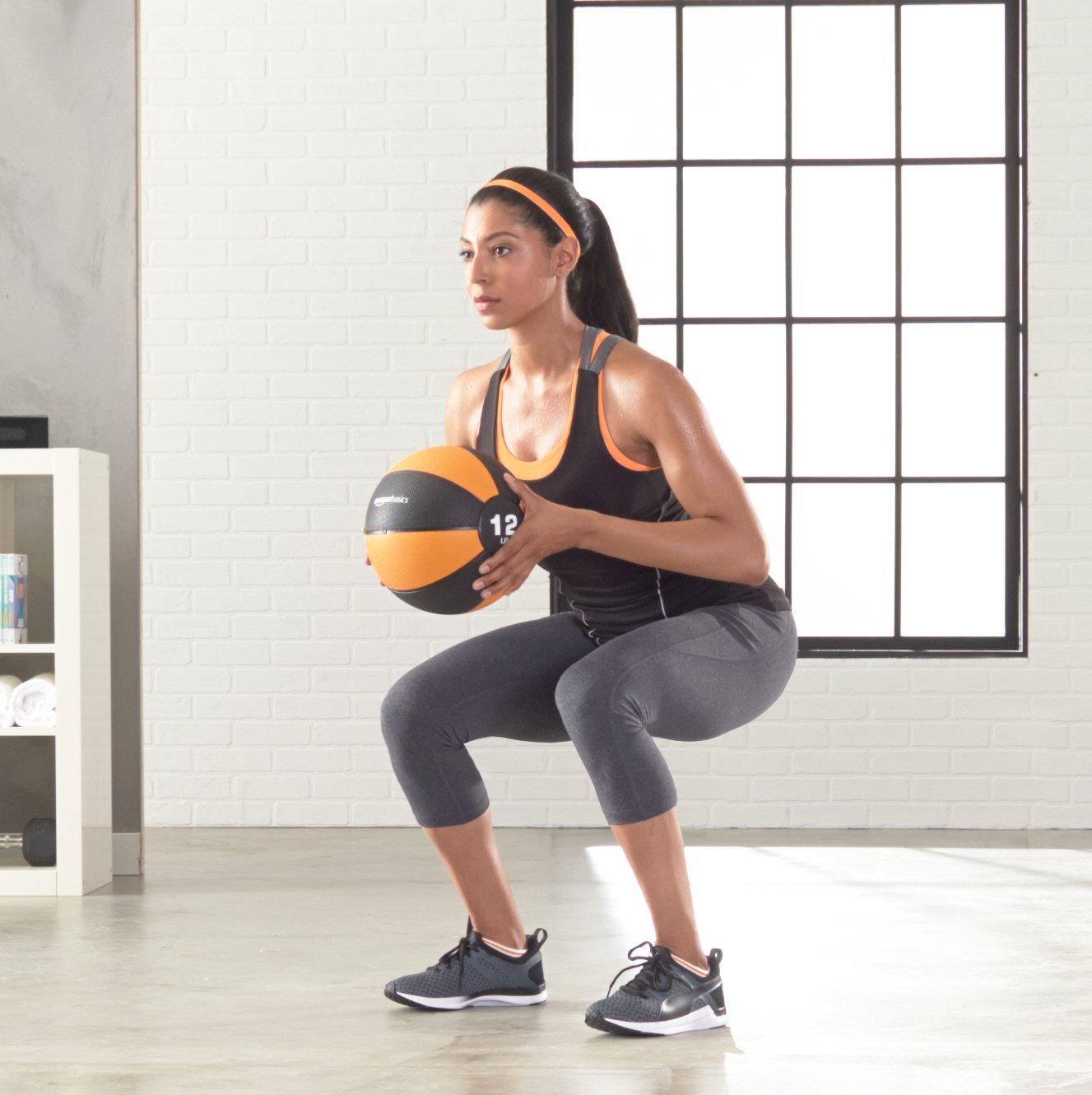 Amazon Basics Weighted Medicine Ball for Core Strength, Strength Training, Full-Body Workouts and