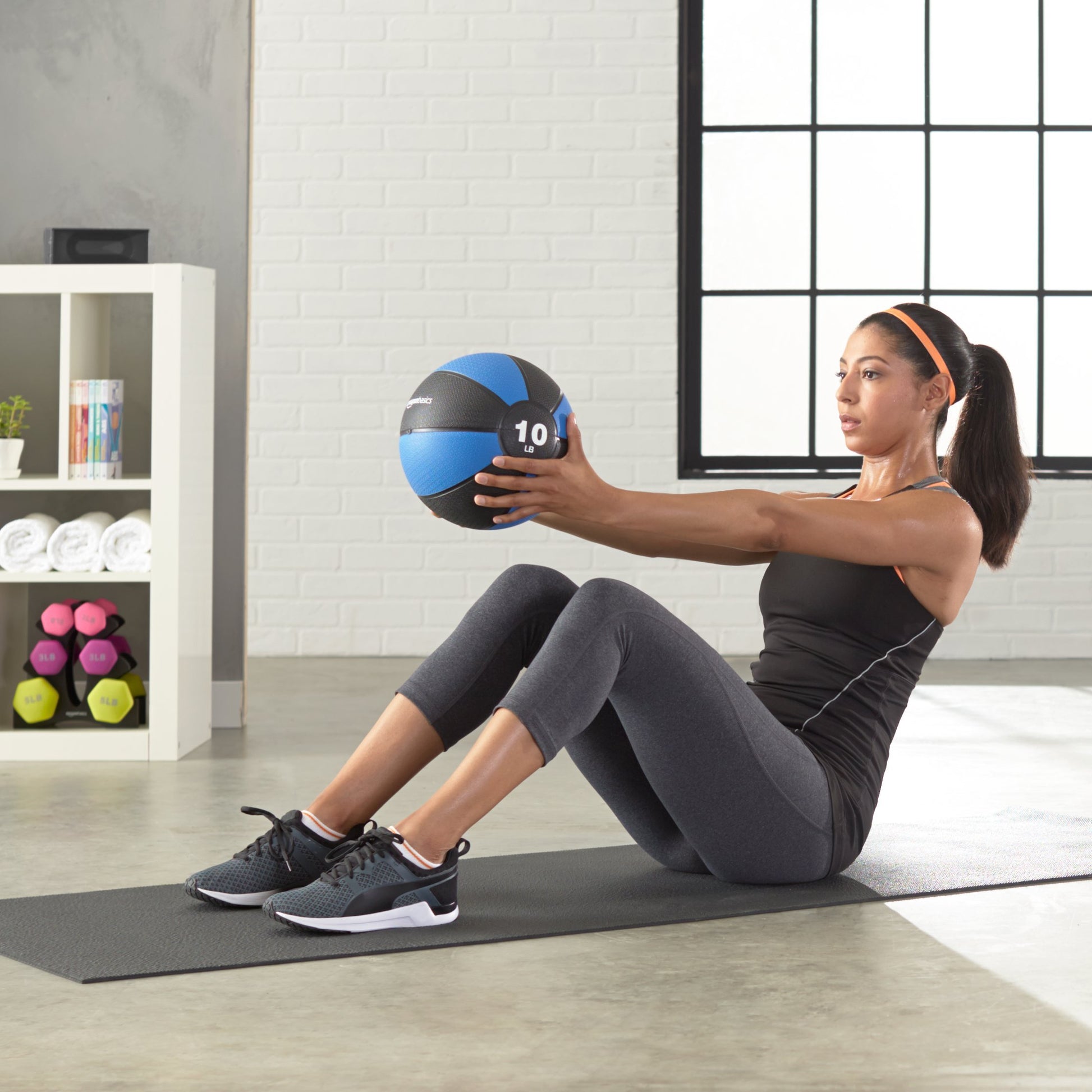 Amazon Basics Weighted Medicine Ball for Core Strength, Strength Training, Full-Body Workouts and